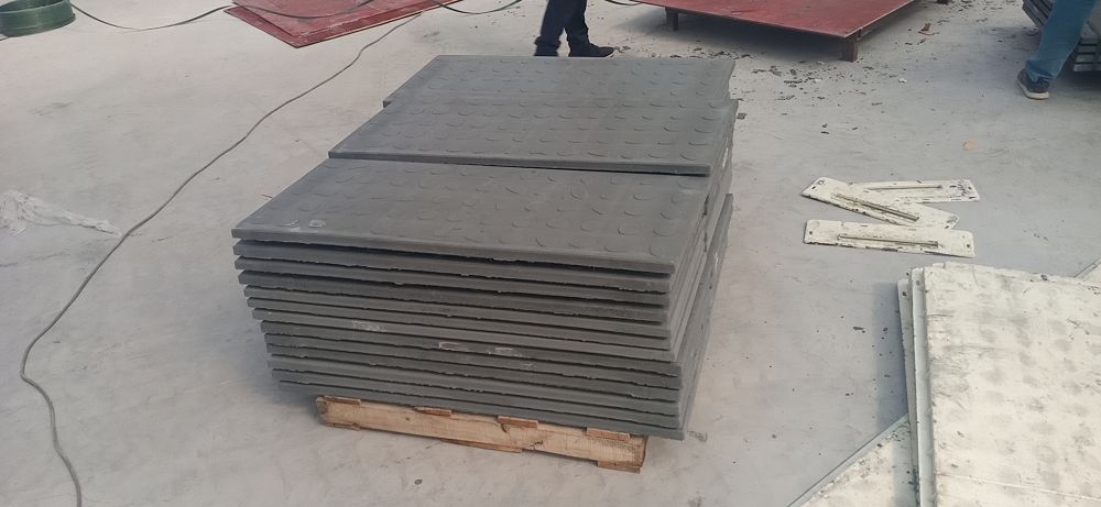 高鐵客運電纜槽蓋板的制作 